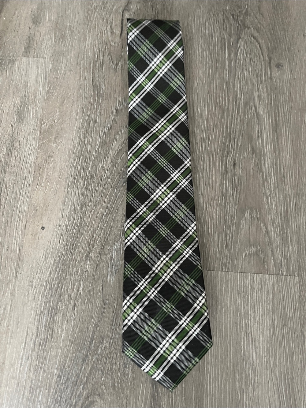 Barry.Wang Black Plaid Tie with Green and White Stripes
